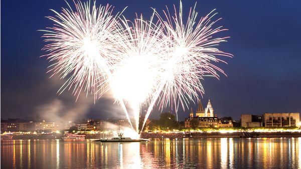 Feuerwerk Rhein